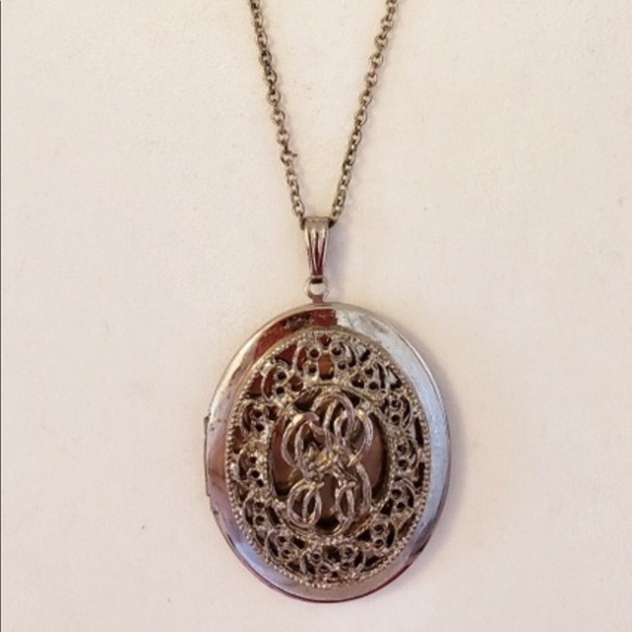 VINTAGE Silver Filigree Locket with 24” Chain - Picture 2 of 6